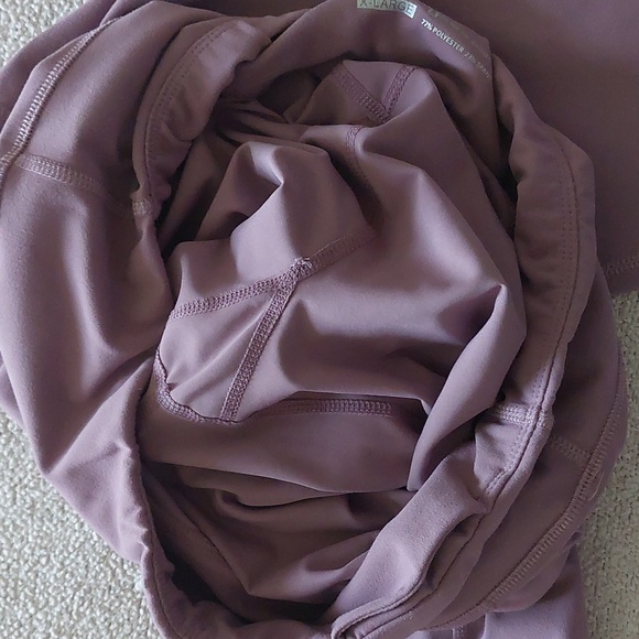 Along Fit Leggings - Picture 11 of 12